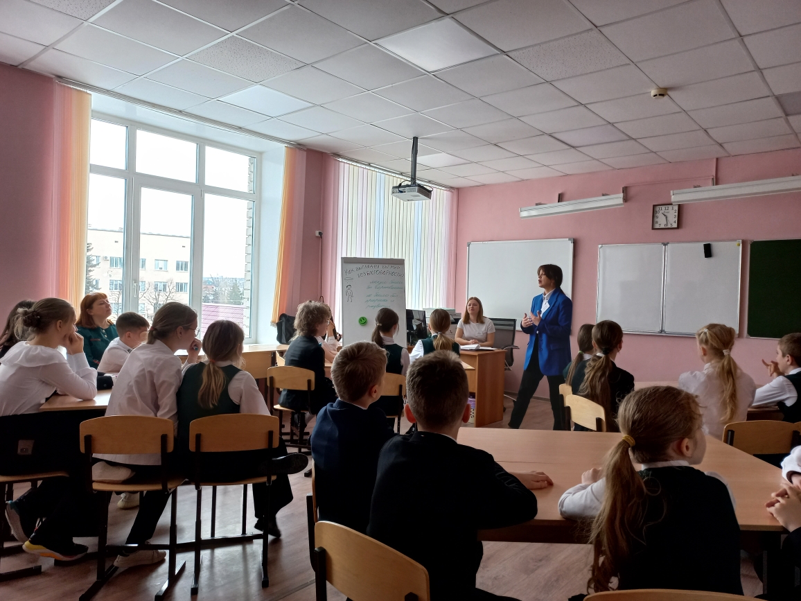 Команда «Филологи» достойно выступает на Педагогическом дебюте!